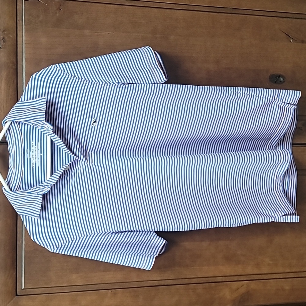 Vineyard Vines Performance - image 1